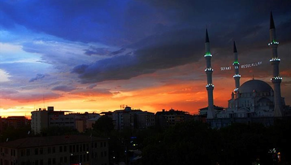 Akşam namazı ne zaman, ezan saat kaçta okunacak? 24 Şubat İstanbul, Ankara, İzmir ve il il namaz vakitleri