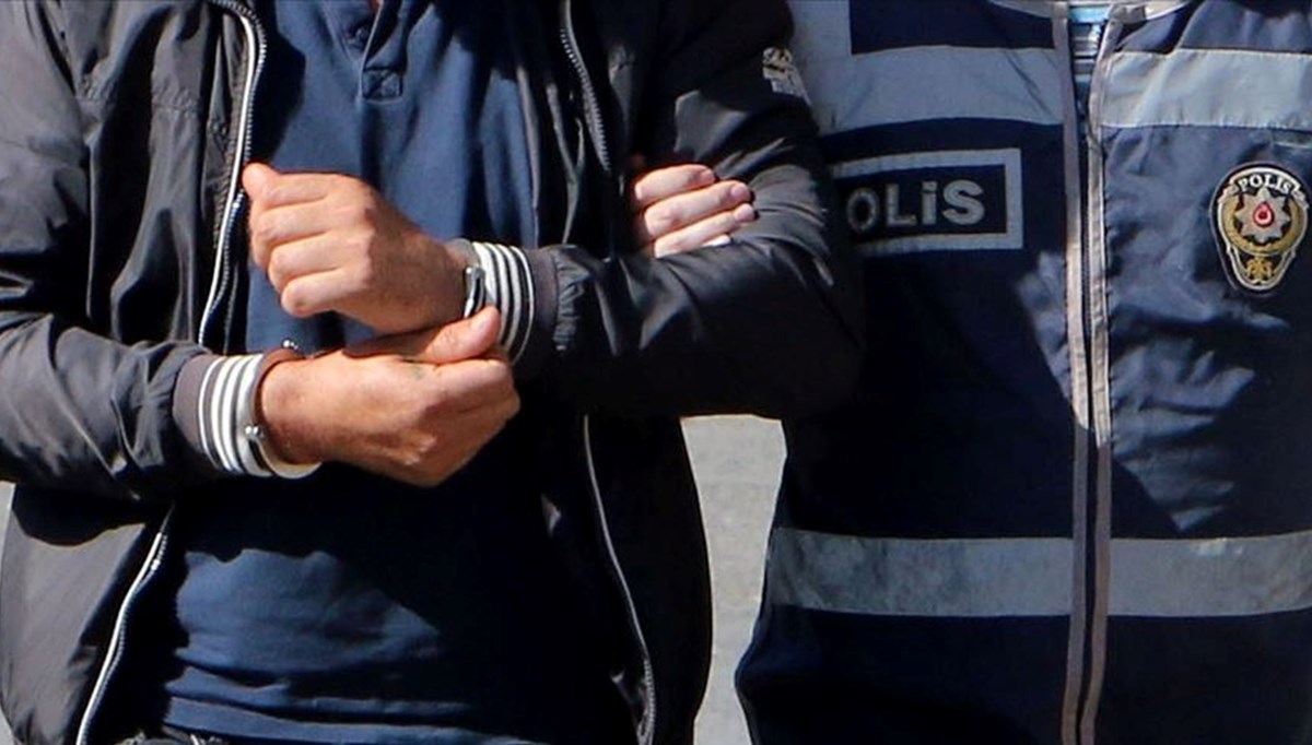 Gaziantep'te babasını öldüren zanlı tutuklandı Gaziantep'te babasını öldüren zanlı tutuklandı