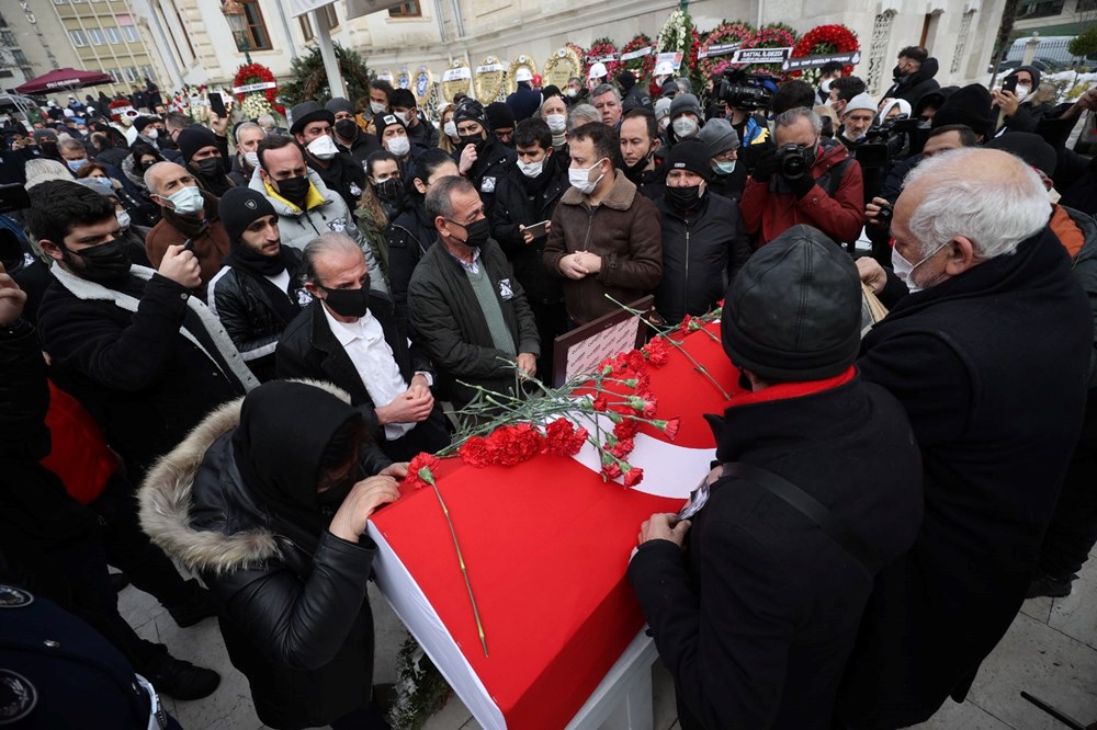 Usta oyuncu Fatma Girik son yolculuğuna uğurlandı - 14