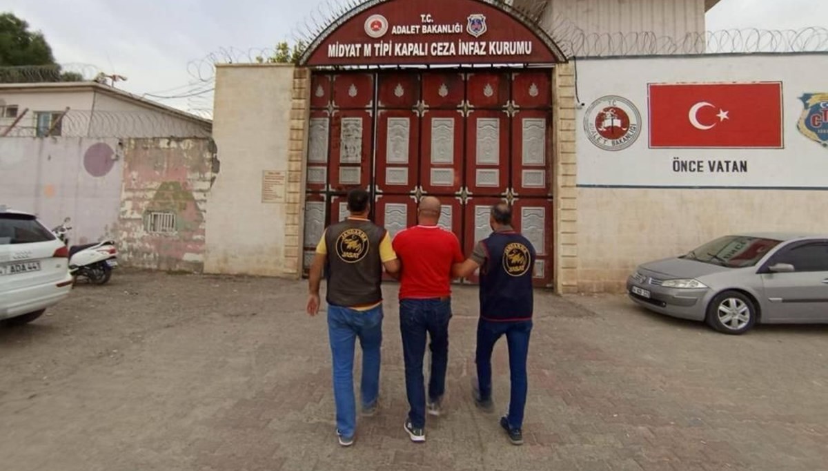 Mardin'de 8 yıl hapisle aranan firari yakalandı Mardin'de 8 yıl hapisle aranan firari yakalandı