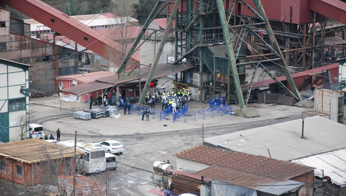 Amasra'daki maden faciasında yangını söndürmek için kurulan barajlar kaldırılıyor Amasra'daki maden faciasında yangını söndürmek için kurulan barajlar kaldırılıyor