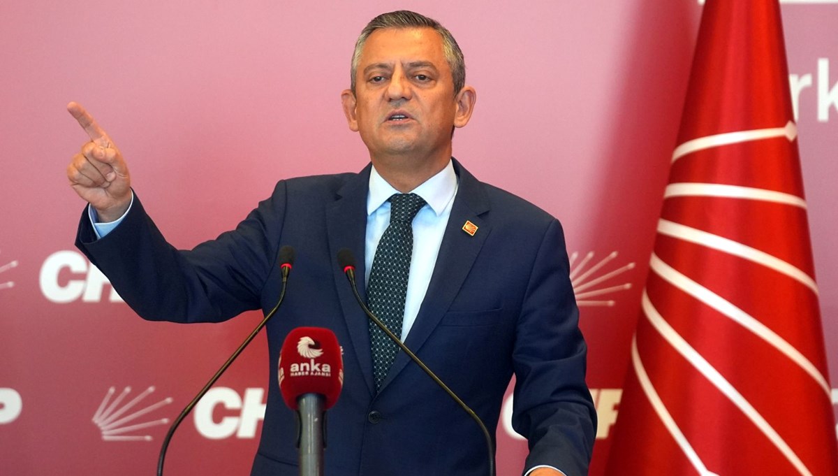 Özgür Özel: Müfettişler görevini hukuka uygun yaparsa başımızın üstünde Özgür Özel: Müfettişler görevini hukuka uygun yaparsa başımızın üstünde