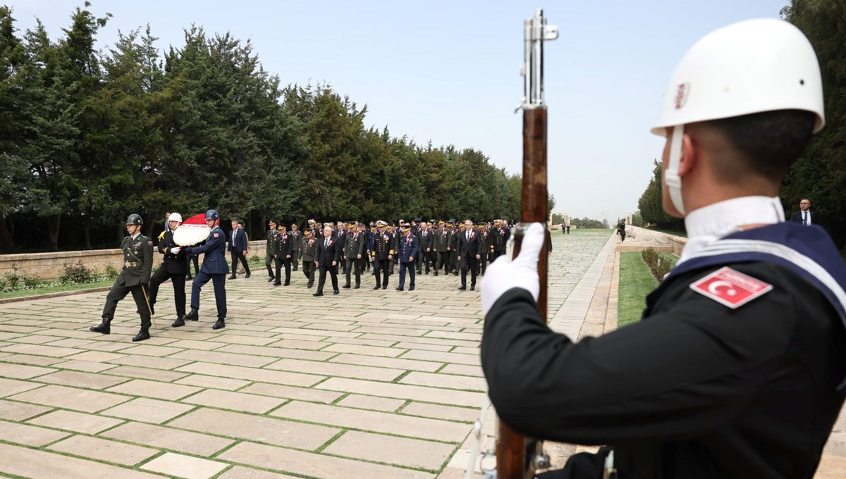 Komutanlardan Anıtkabir'e ziyaret