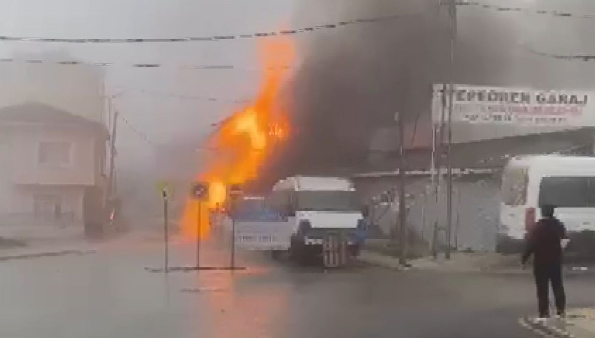 Tuzla'da doğalgaz borusu patladı Tuzla'da doğalgaz borusu patladı