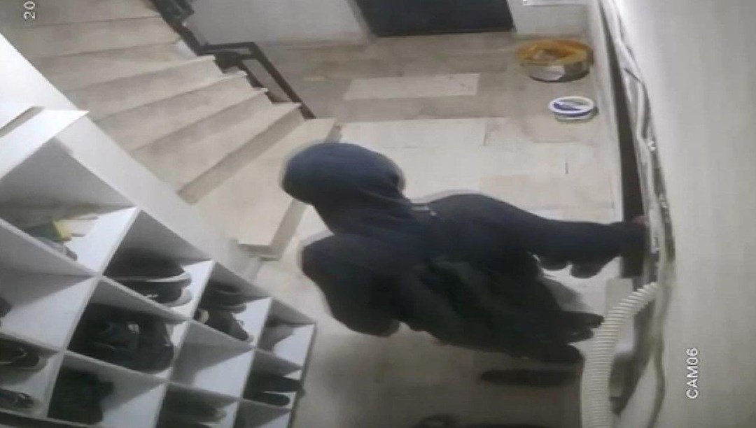 Önce sevgilisini bıçakladı, ardından annesini öldürdü