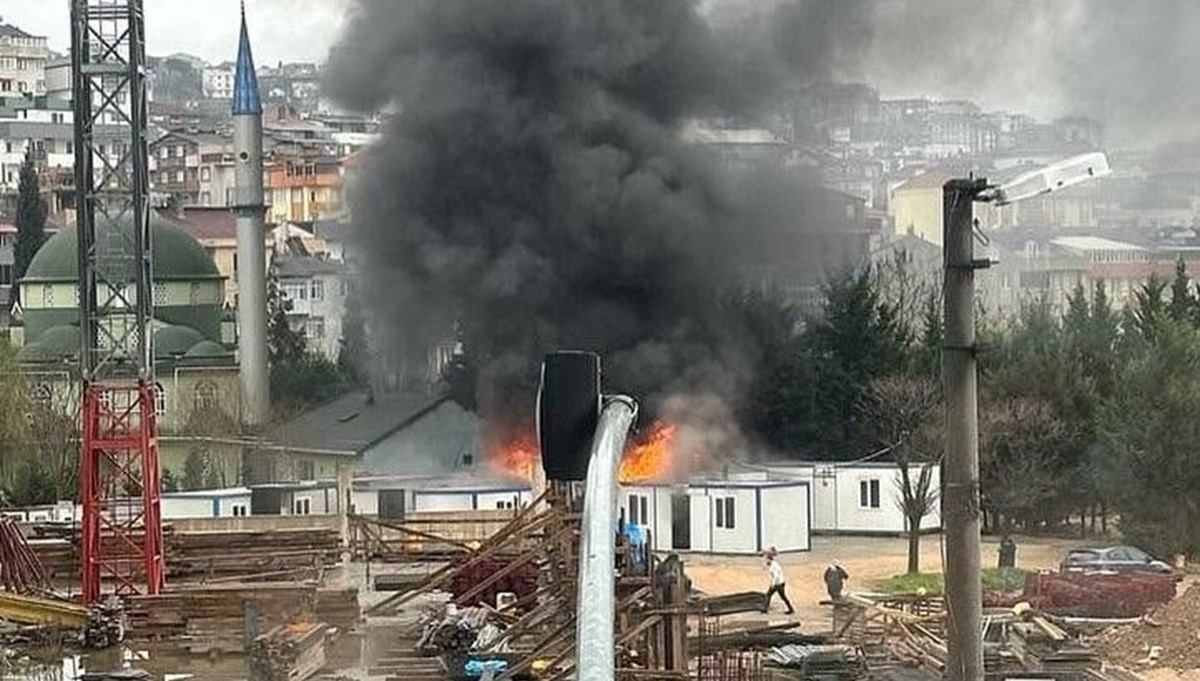 İşçilerin kaldığı konteynerde yangın İşçilerin kaldığı konteynerde yangın