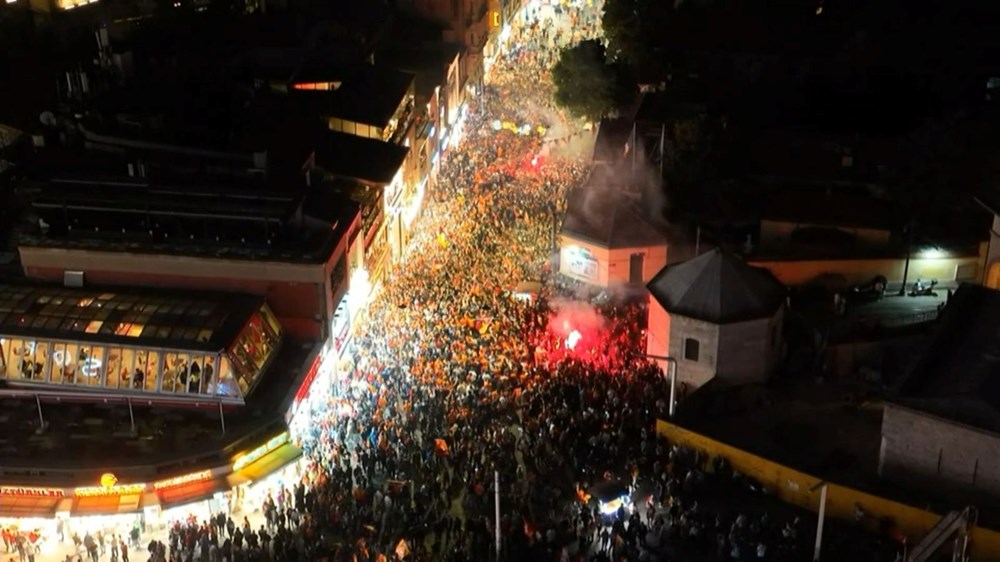 Galatasaray şampiyon oldu taraftar sokağa döküldü - 5