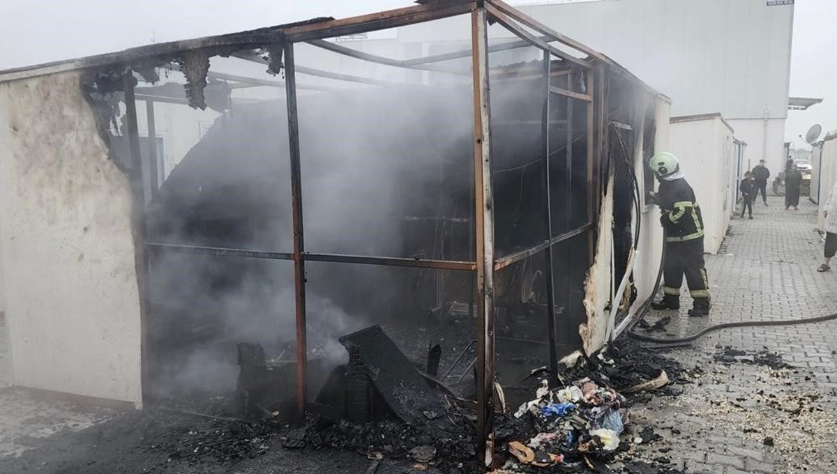 Hatay’da konteyner yangını