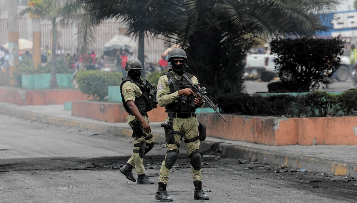 Haiti'de eski senatör araçta yakılarak öldürüldü
