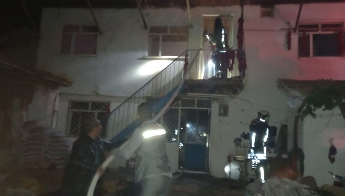 Çocuğunun alevlerin arasında kaldığını düşünen baba yangında hayatını kaybetti