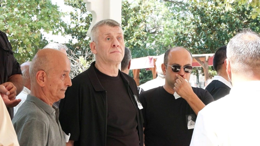 Metin Şentürk'ün acı günü: Kardeşini toprağa verdi - 5