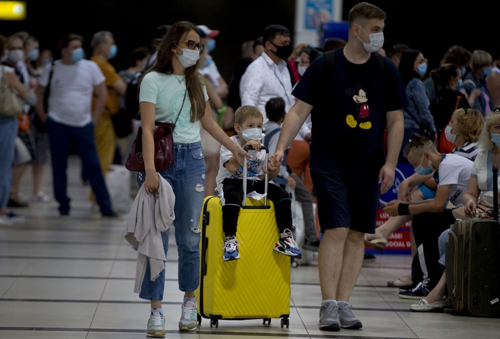 Antalya'ya ilk Rus turist kafilesi geldi - 2