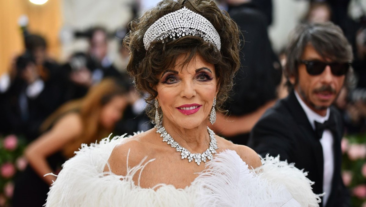 Joan Collins: John Forsythe kadın düşmanı bir pislikti