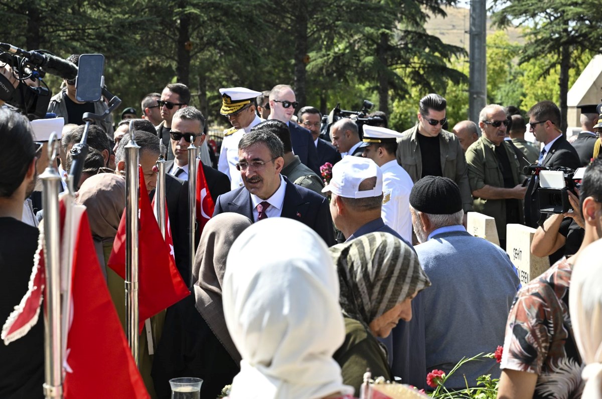 15 Temmuz Şehitliği'nde anma töreni