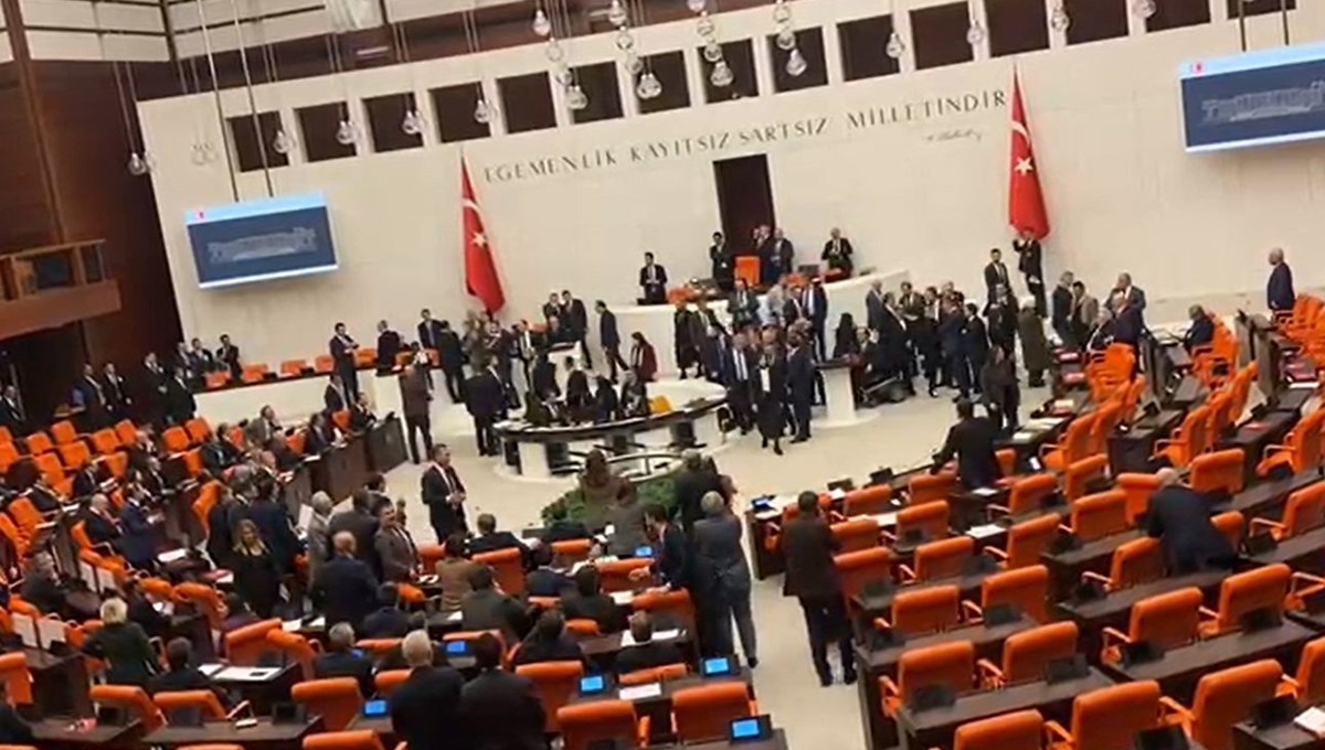 TBMM'deki bütçe görüşmelerinde gerginlik TBMM'deki bütçe görüşmelerinde gerginlik