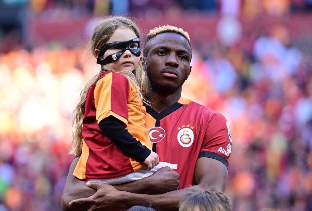 Victor Osimhen için Galatasaray'a kötü haberi verdi: