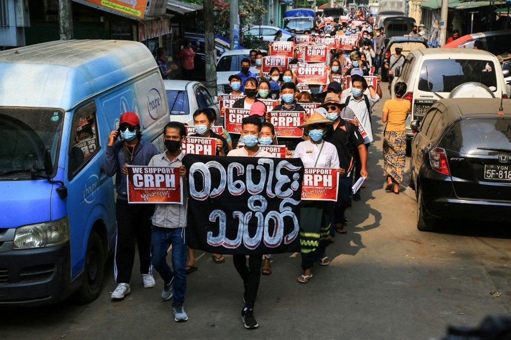Myanmar'da kanlı gün: Darbe karşı protestolarda ölenlerin sayısı 100'e yükseldi - 8