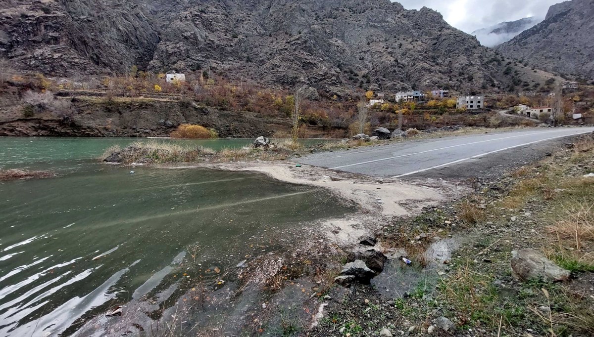 Yusufeli Barajı'nda su yüksekliği 36 metreye ulaştı: Yollar ve araziler sular altında kaldı Yusufeli Barajı'nda su yüksekliği 36 metreye ulaştı: Yollar ve araziler sular altında kaldı