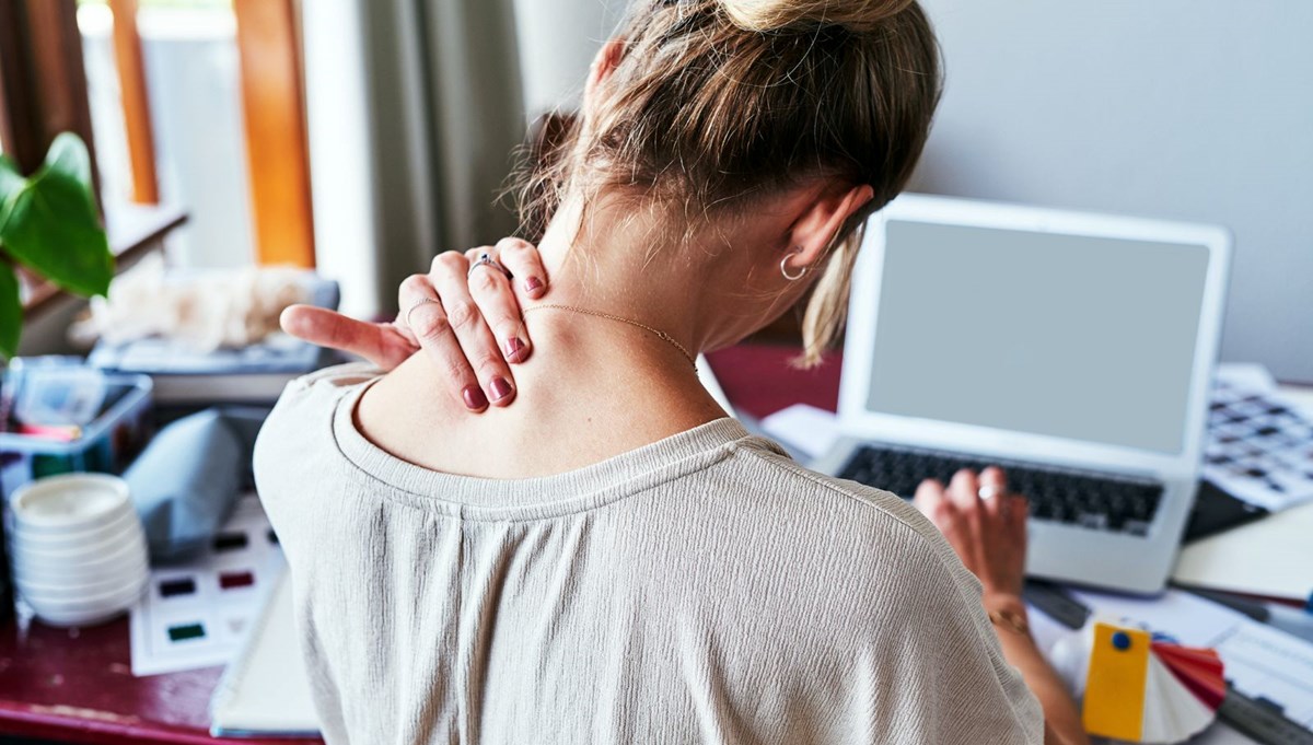 Boyun ağrısı neden olur, nasıl geçer? Boyun ağrısına ne iyi gelir?