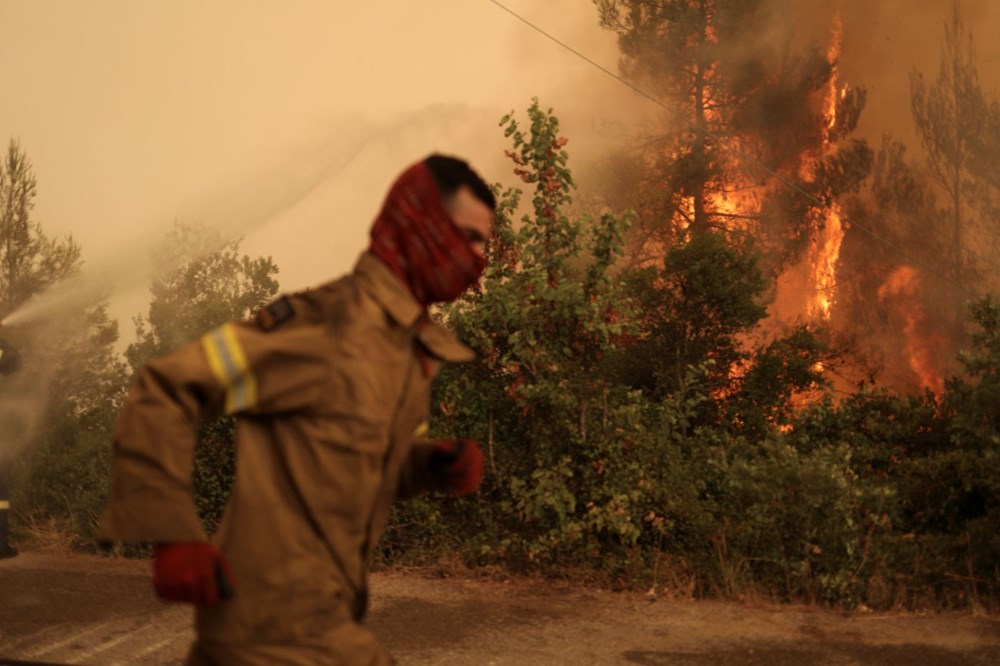 Yunanistan’da yangın felaketinin boyutları ortaya çıktı: 586 yangında 3 kişi öldü, 93 bin 700 hektardan fazla alan yandı - 24