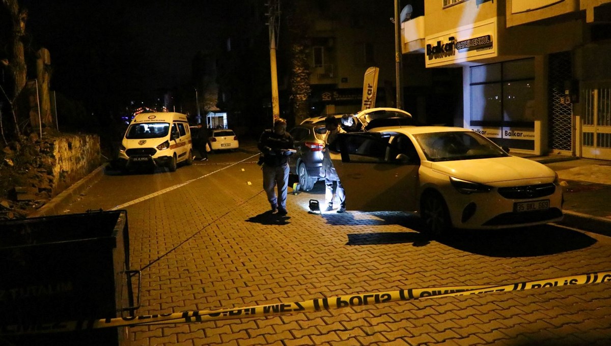 İzmir'de silahlı saldırıya uğrayan 17 yaşındaki genç öldü İzmir'de silahlı saldırıya uğrayan 17 yaşındaki genç öldü