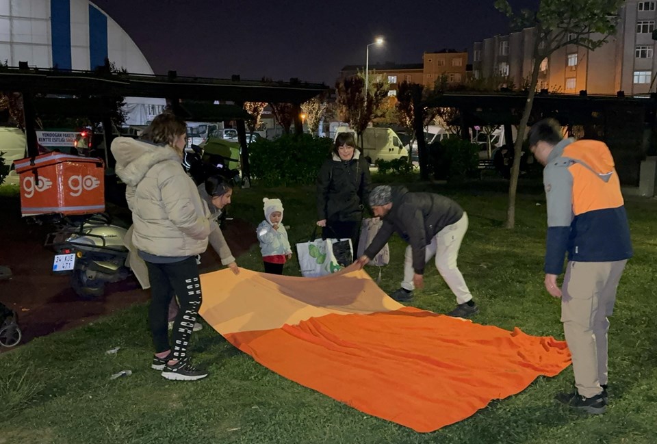 Artçı sarsıntılar devam ediyor: Büyükçekmece açıklarında 4,3 büyüklüğünde deprem - 1