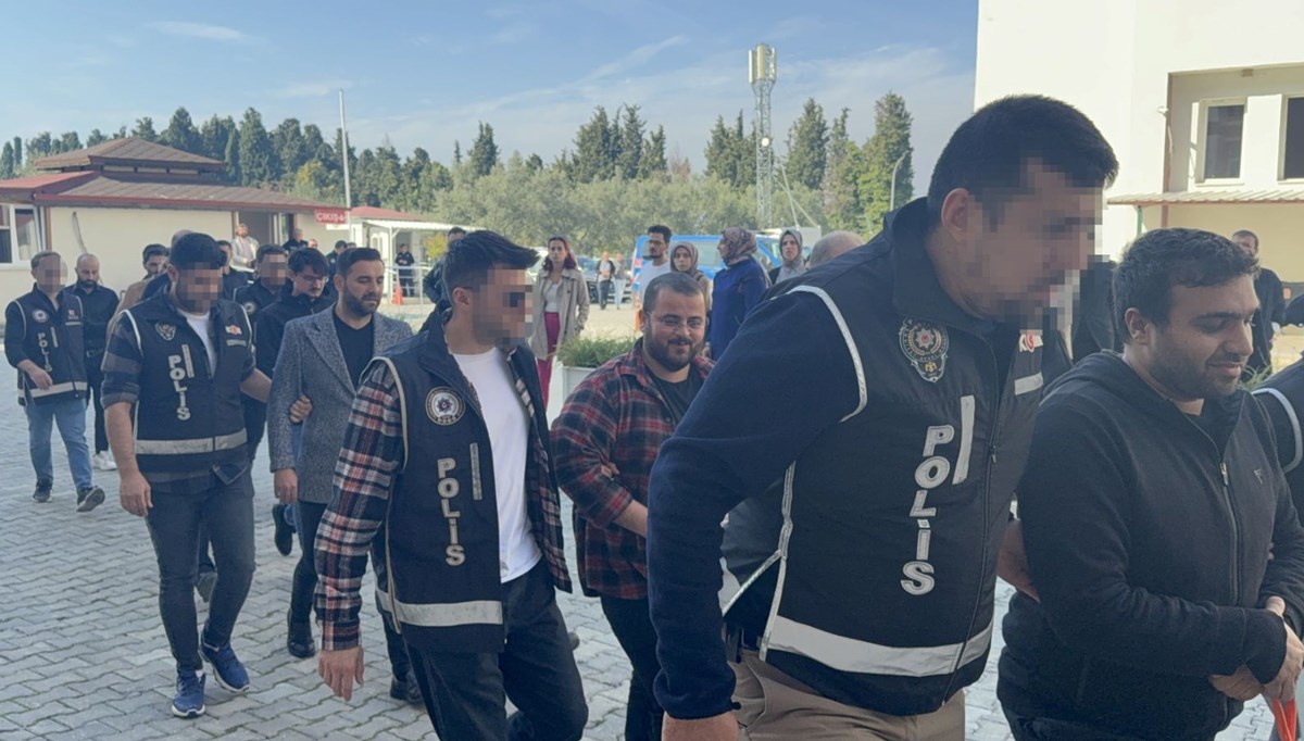 Yalova Göç İdaresi Müdürü ile 8 şüpheli adliyede Yalova Göç İdaresi Müdürü ile 8 şüpheli adliyede