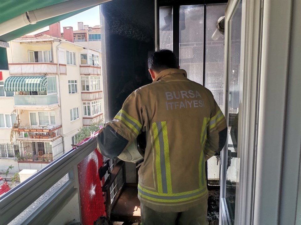 Mudanya'da apartman dairesinde korkutan yangın - 1