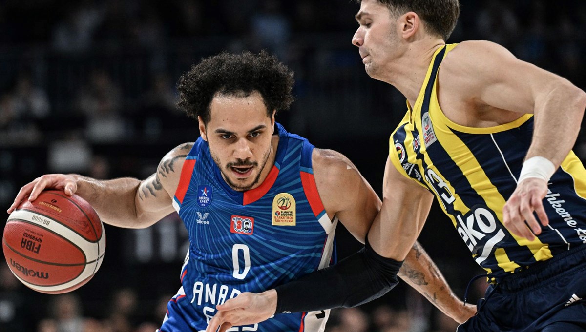 Potada derbi Anadolu Efes'in