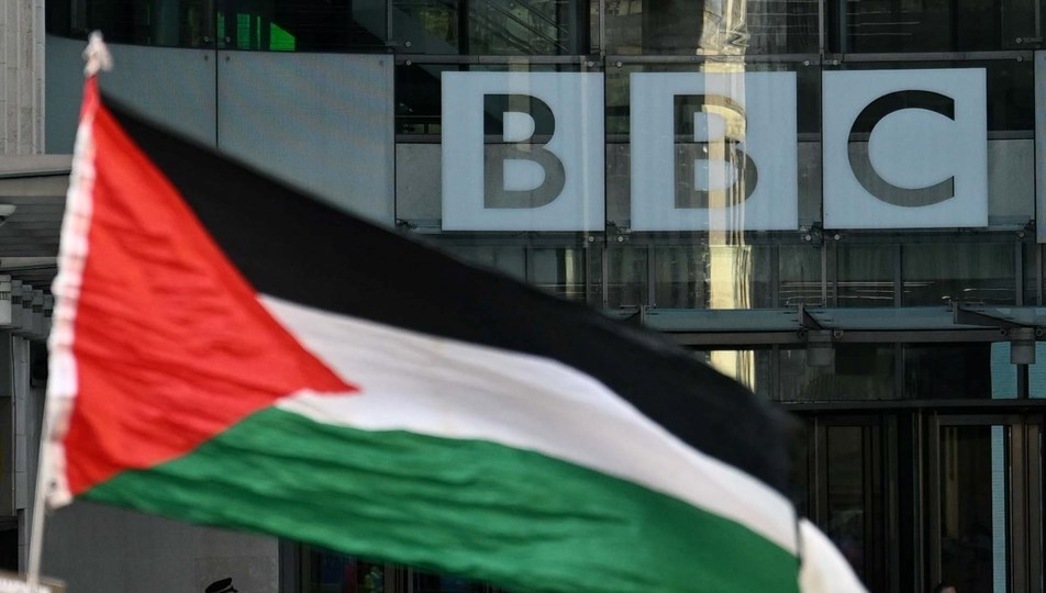 BBC'ye soykırımı gizlediği gerekçesiyle protesto