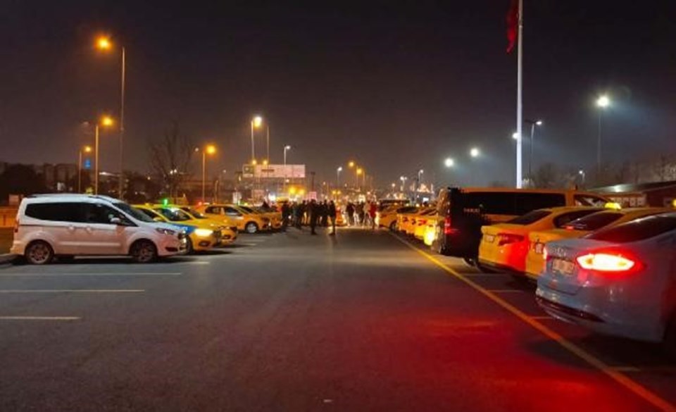 İstanbul'da taksiciler İzmir'de öldürülen meslektaşları Oğuz Erge için toplandı - 1