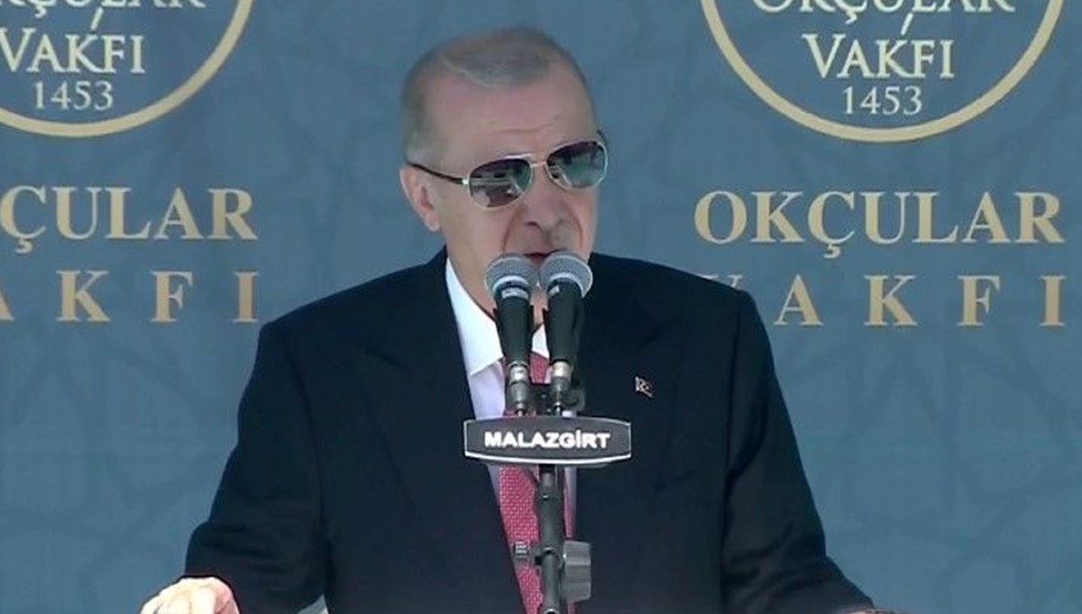 Cumhurbaşkanı Erdoğan: Malazgirt zulme karşı kenetlenmenin zaferidir Cumhurbaşkanı Erdoğan: Malazgirt zulme karşı kenetlenmenin zaferidir