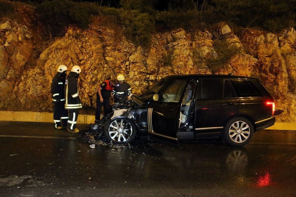 Bodrum'da eski vekilin kullandığı cipte yangın çıktı - 3