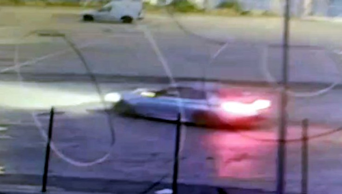 Otoparkta drift pahalıya patladı Otoparkta drift pahalıya patladı