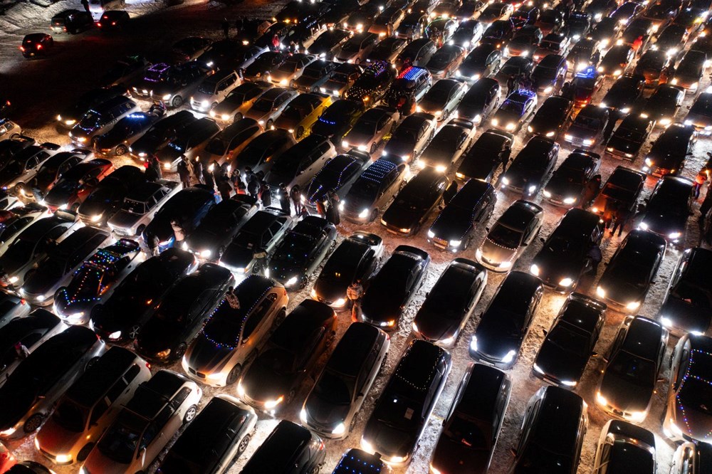 Otomobillerden dev noel ağacı: 800 otomobil katıldı - 6