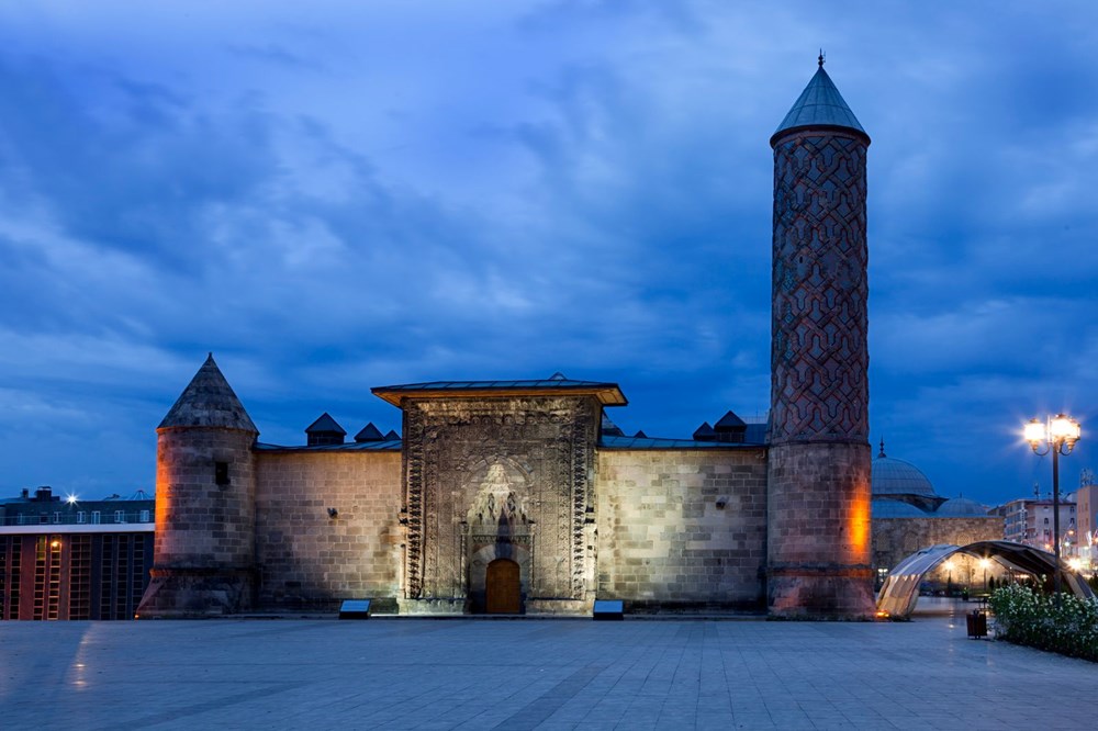 Taşa yansıyan sanat: Anadolu'nun taç kapıları - 1