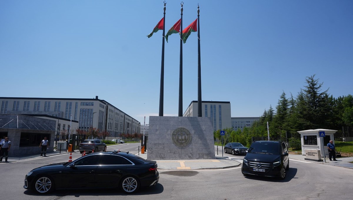 Özel'den Yargıtay'a ziyaret