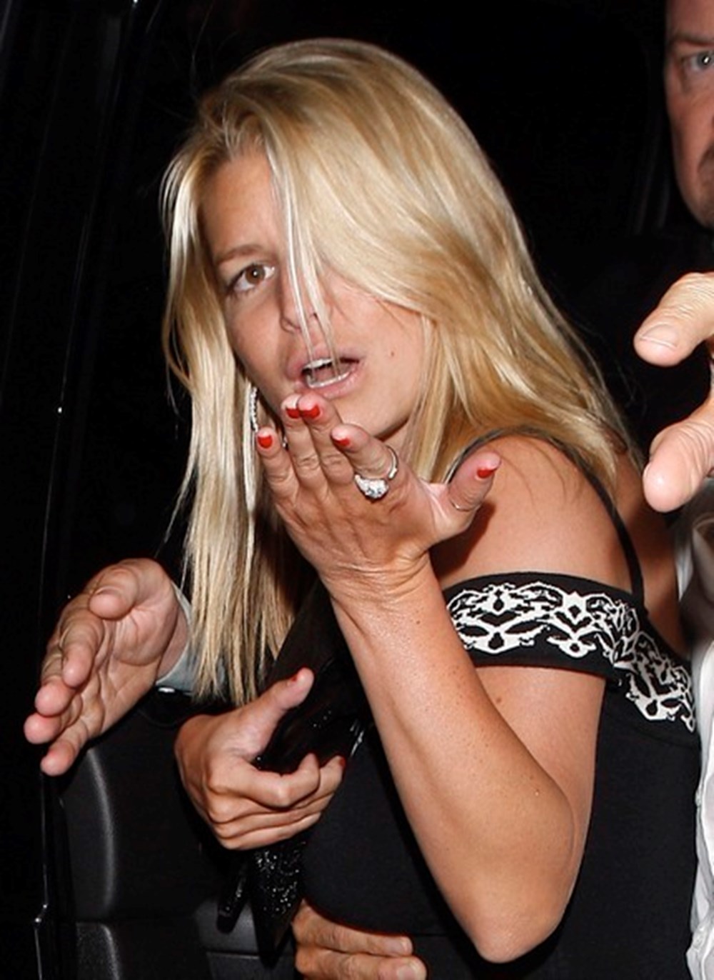 Пьяные знаменитости. Пьяные звезды голливуда. Пьяные звезды. Хизер локлир 2022. Пьяные знаменитости.