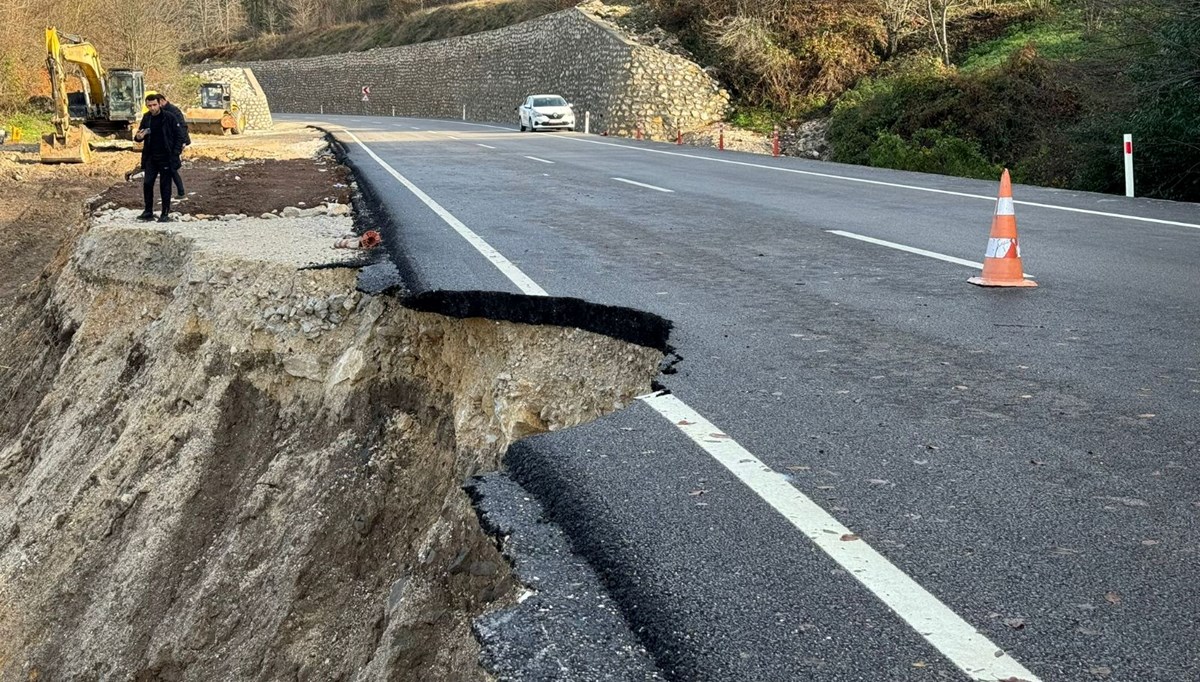 Bartın-Kastamonu karayolunda heyelan