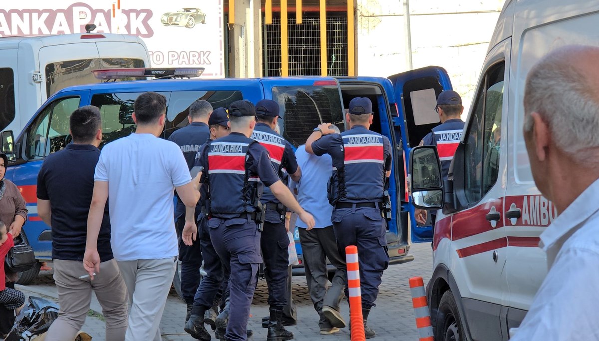 Düğünde atılan silahla bir çocuk sırtından yaralandı Düğünde atılan silahla bir çocuk sırtından yaralandı