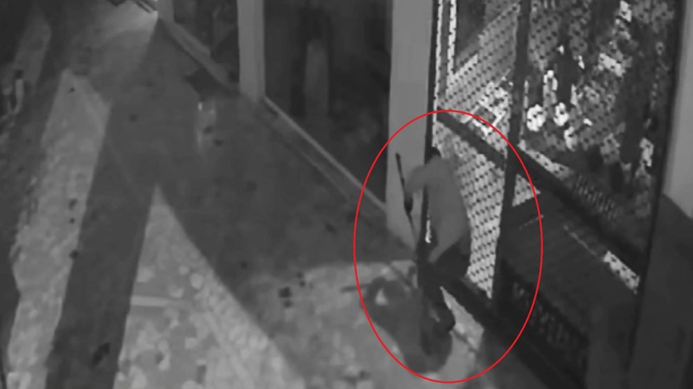 Kar maskeli hırsızlardan 3 dakikada 400 bin liralık soygun - 1