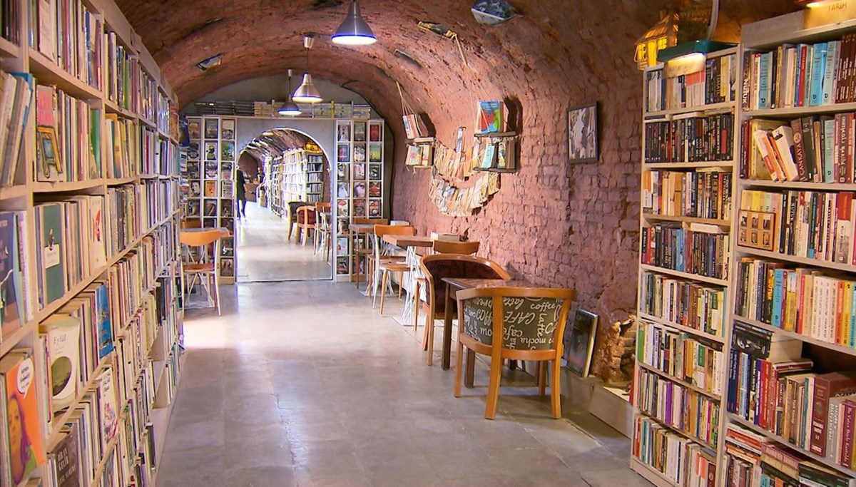 Çöpten çıkan 40 bin kitap kütüphanede