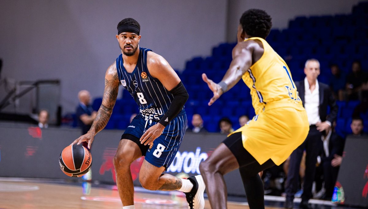 Anadolu Efes, EuroLeague’e galibiyetle başladı