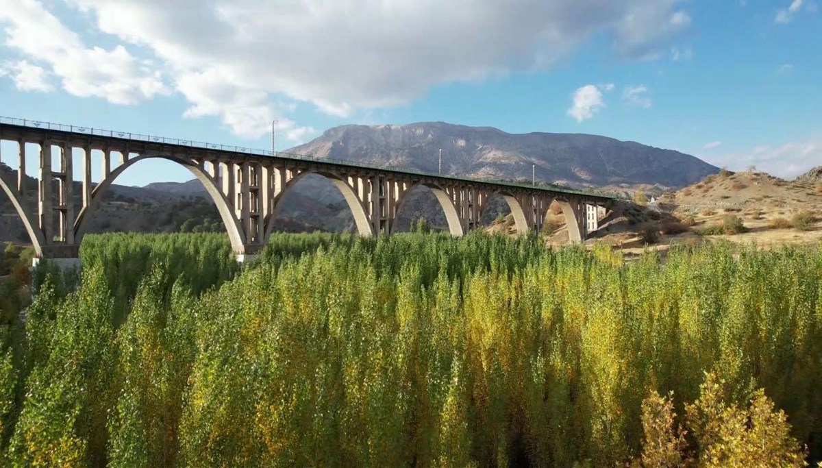 Alman Köprüsü’nde renk cümbüşü