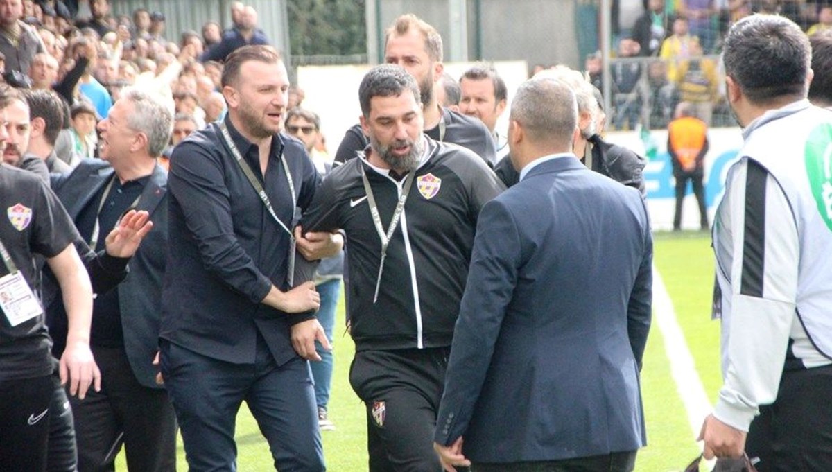 Arda Turan'dan olaylı maçın ardından açıklama: Kimseyi tahrik etmedik Arda Turan'dan olaylı maçın ardından açıklama: Kimseyi tahrik etmedik