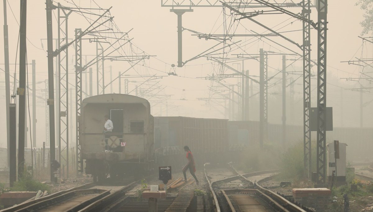 Yeni Delhi'de hava kirliliği nedeniyle eğitime ara verildi