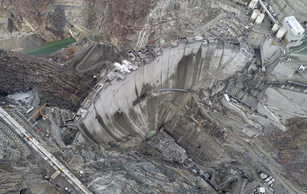 Yusufeli Barajı'nda dökülen 4 milyon metreküp betonla rekor kırıldı - 1