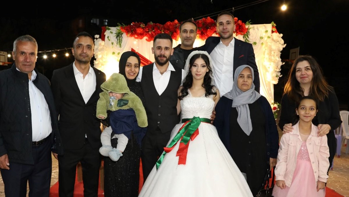 Düğün dönüşü feci kaza: Anneden geriye bu fotoğraflar kaldı Düğün dönüşü feci kaza: Anneden geriye bu fotoğraflar kaldı