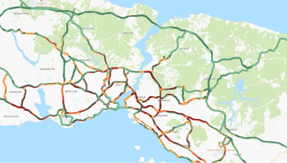 İstanbul'da trafik durma noktasında geldi