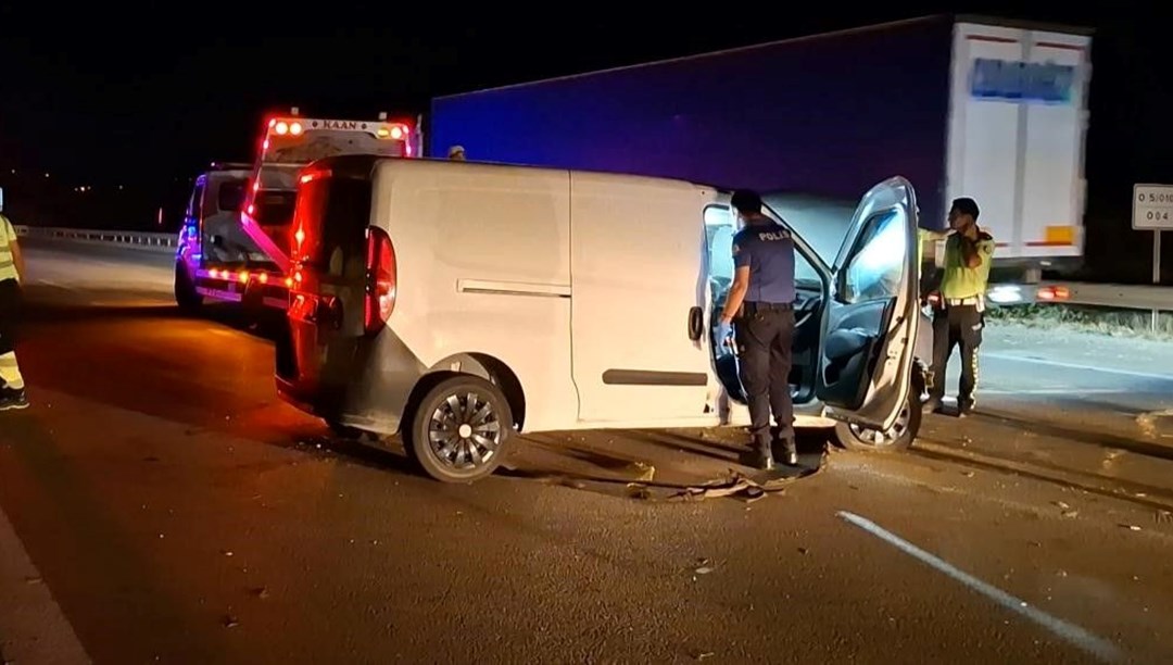 Kontrolden çıkan hafif ticari araç bariyerlere çarptı: 1 ölü, 1 yaralı